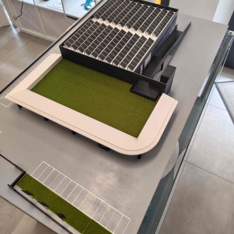 Plastico Mercedes Top